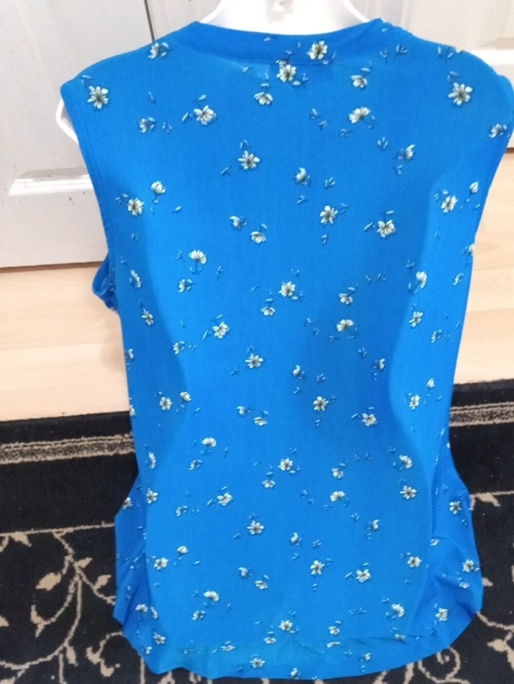 💲5⃣▶▶Bold Blue Lace-Up Sleeveless Tunic with Tiny Floral Motif - Picture 5 of 7